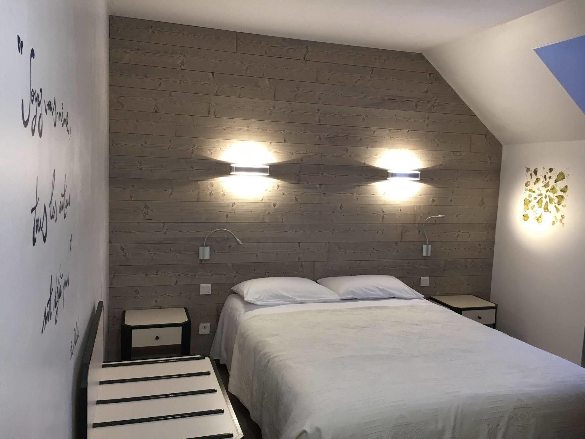 Hotel Logis Ici M'aime